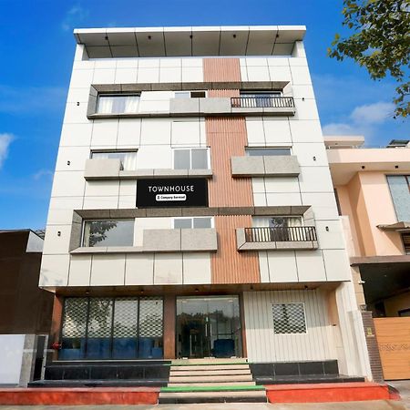 Super Townhouse Taj Nagri Phase 2 Formerly Grand Rivera Tājganj Esterno foto
